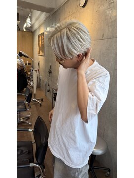 ヴァーディ オモテサンドウ(Vardy omotesando) メンズホワイト/ケアブリーチ