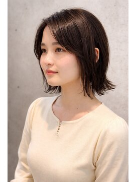 テラ(terra) 大人ナチュラル×くびれボブ｜抜け感レイヤーで柔らか質感