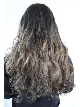 マルルヘアーデザイン(Maururu) モノトーンブラックグラデーション