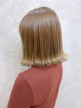 ラヴリア クルメ(LOVERIA KURUME) ≪LOVERIA KURUME/久留米≫外ハネハイトーンミディ