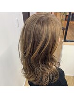 ラッシュグリーン(lush green)&nbsp;ハイトーングレージュカラー