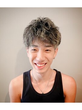 ヘアールーム コージープラス(COZY+39) ツイストスパイラル×金メッシュ