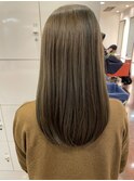 オリーブベージュ
