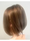 外人風ボブスタイル