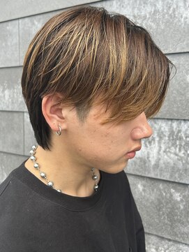 ヒュイル バイ ニアウ(Hwyl by Niau) メンズマッシュセンターパートスパイラルパーマニュアンスパーマ