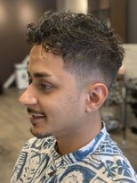 スター(STAR)&nbsp;ツーブロック/刈り上げ/スキンフェード/アッシュブラック/メンズ