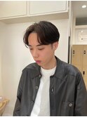 刈り上げセンターパート黒髪スーツニュアンスパーマ小顔