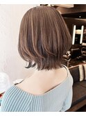 小顔イメチェン、ブルーグレージュカラーくびれレイヤーボブ