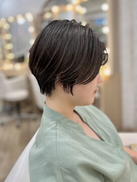 イオ 渋谷(io) 大人ショート/束感ショート/小顔ショート/丸みショート/ショート