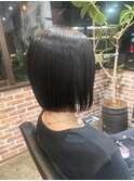 ハンサムショートレイヤーカットミルクティーベージュハイトーン