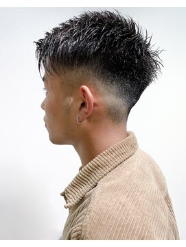 リコ ヘアアンドリラクゼーション 名駅店(LICO HAIR&RELAXATION) 外国人風フェードツーブロックヘア「バック」by碇山 光一郎