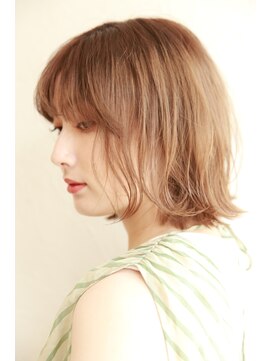 エクリ 麻布十番(equri) 透明感イルミナカラー×外ハネボブ