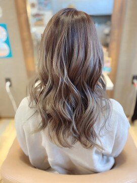 ハングルース(Hang Loose) グレージュハイライト