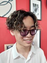 ヘアースタジオ ハーフバック 高尾店(HAIR STUDIO HALF BACKS×１/2)&nbsp;センターパートパーマ&ハイライト