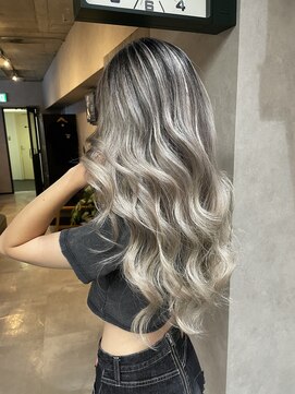 サニー 渋谷(SUNNY) バレイヤージュ、ハイライト、レイヤーロング、グレーベージュ