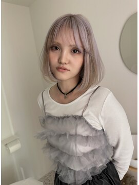 イェッカ(YECCA) ペールラベンダーとブラウンのデザインカラー（ブリーチ２回）