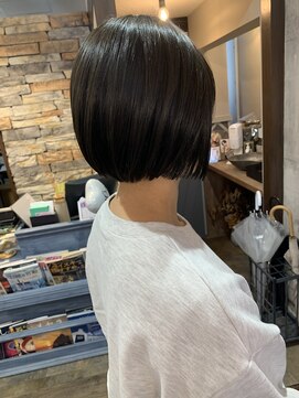 オー(oOo) ミニボブ　オリーブグレージュ