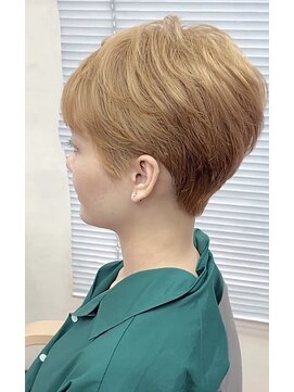 トータルヘアサロンカマダ ベリーショート＋Wカラー