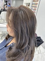 ヴァイス 新宿店(VAICE) 白髪ぼかしハイライトカラー/レイヤーカット