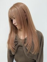 ミュウ(Miiiu)&nbsp;ロングレイヤーストレート×透明感うるツヤベージュカラー