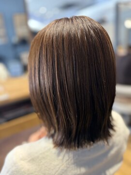 サンカリ SANKARI 船木店 切りっぱなしボブ×オリーブベージュ