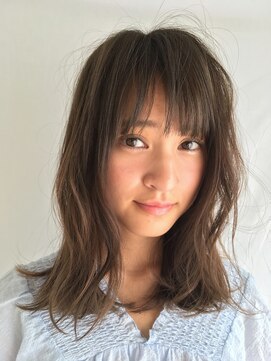 チェルシー 表参道 学生限定 レイヤー無しのミディアムは、毛先をクルッと丸めない