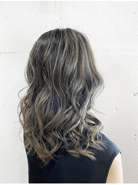 ヘアーワークス ヘルム 渋谷店(HAIR WORKS HELM) バレイヤージュカラー☆白髪ボカシ☆
