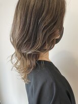 クム(QUMU)&nbsp;ベージュカラー＋レイヤースタイル