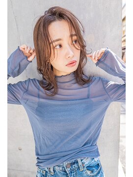 レゴ(REGO) グレージュカラーシルキーべージュ、デザインカラー斜めバング