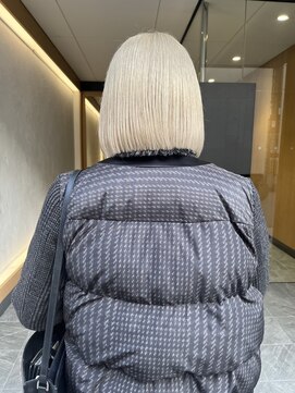 シィーム(cime) ニュアンスカラー　ハイトーンカラー　ホワイトベージュ