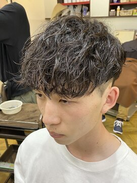レボルトヘアー(R EVOLUT hair) 【関口柊太】スペインカール/アッシュ/メンズ/フェード