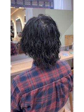 テトラ バイ ネオリーブ 横浜西口店(tetra by neolive) 横浜★ツイストスパイラルパーマウルフ