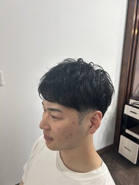 メルローズ(Melrose) ツーブロック/パーマ風束感ショートヘア／刈り上げ