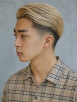 ルシード スタイル リコット(Lucido Style Ricotto)&nbsp;金髪ブリーチスタイリッシュ刈り上げ七三分けアップショート