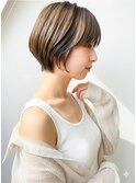 earthショートレイヤーボブミルクティー丸みショートボブ