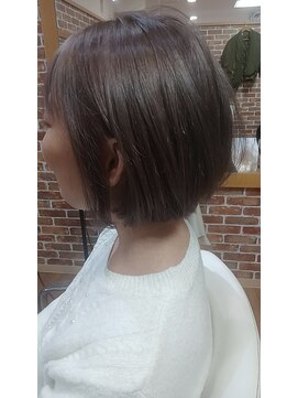 ピンクグレージュ