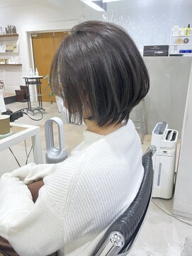 オウル(Owll) 【Owll】大人ふんわりショートボブ グレージュカラー