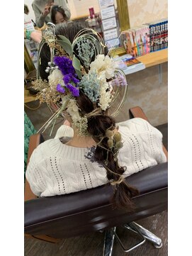 ヘアセットアンドエクステンションショールーム(SHOW ROOM) ドライフラワー　水引き　金箔　ロープアレンジ
