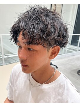 ロンド クラン 岡崎(Lond Clan) 波巻きパーマ/ツイストスパイラル/ツイスト/センターパート