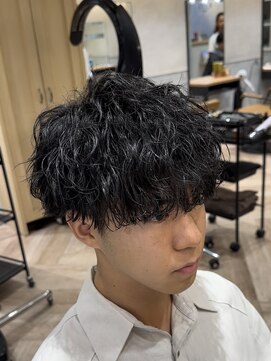 レイズ 名古屋(RAYS) 刈り上げツーブロック波巻きスパイラルパーママッシュ h