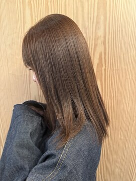 イトシテ ナチュラルストレートパーマ+赤み消しくすませベージュ