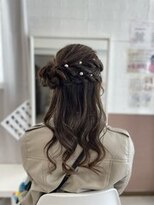 ホワイト 東京新宿店(White) 編み込みくるみちゃんヘア