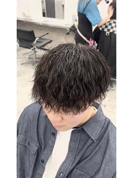 オム ブランシェ(HOMME BLANCHE’) 【Seira】縦落ちツイストスパイラルパーマ×ケアクリームパーマ