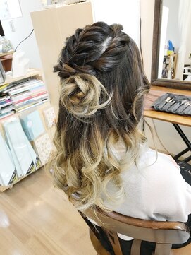 ロカット サロン(Roquat Salon) グラデーションカラーお花アレンジ 【ヘアセット  立川/立川南】