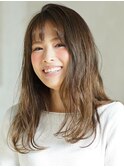 くせ毛のようなふんわりロング