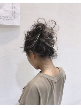 モアナ バイ ヘッドライト 沖縄豊見城店(Moana by HEADLIGHT) ハイライト☆バレイヤージュ☆ヘアセット