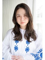 マグノリア オモテサンドウ(MAGNOLiA Omotesando)&nbsp;長めバングが可愛い柔らかネビージュロング・・・HINATA