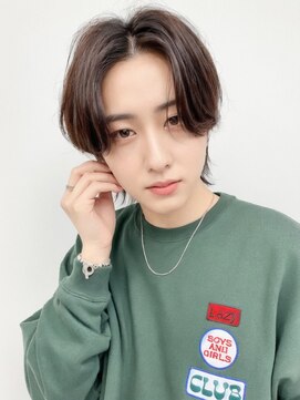 アース 綱島店(HAIR&MAKE EARTH) 前下がりセンターパートマッシュニュアンスパーマ刈り上げ