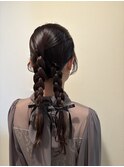 大人可愛いツイン三つ編みヘアセットリボンアレンジお呼ばれヘア