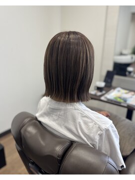 ベルスタ(BELSTA) 外ハネボブ×ハーフハイライト オリーブベージュ